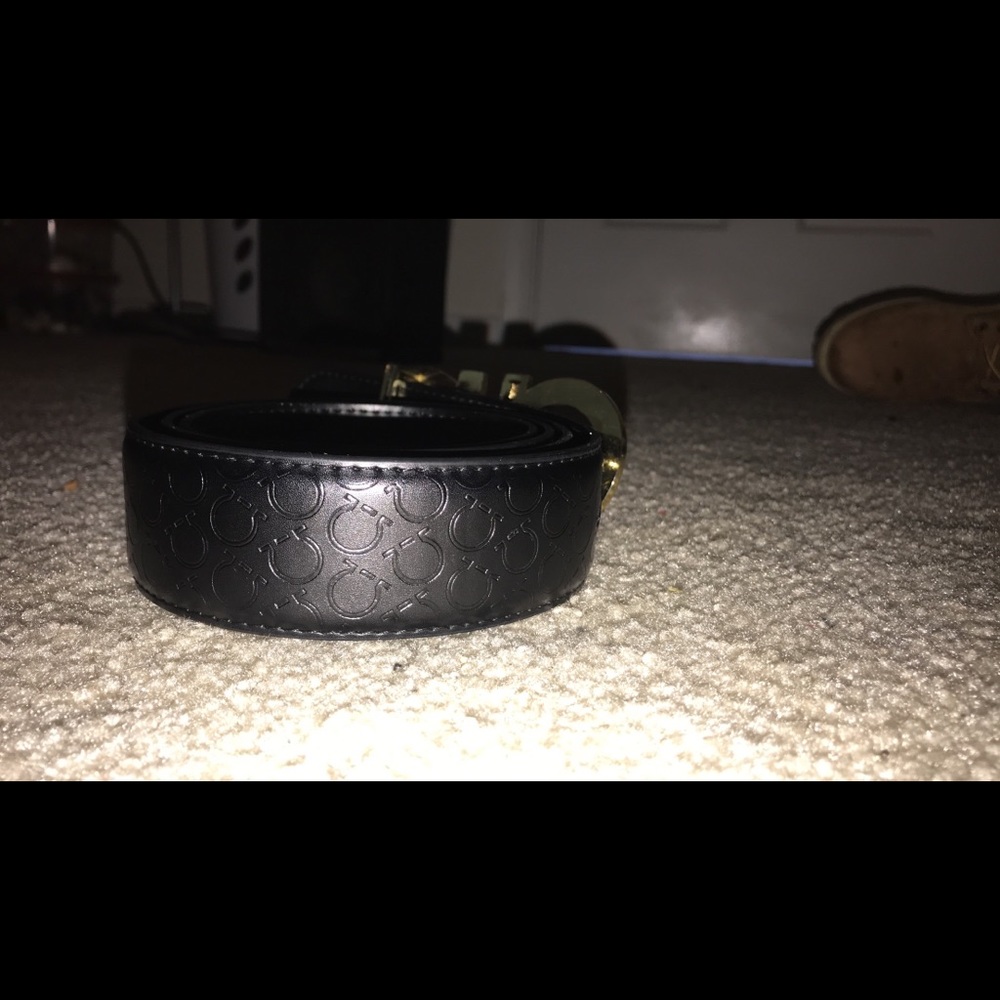 Ferragamo black belt - Picture 2 of 2